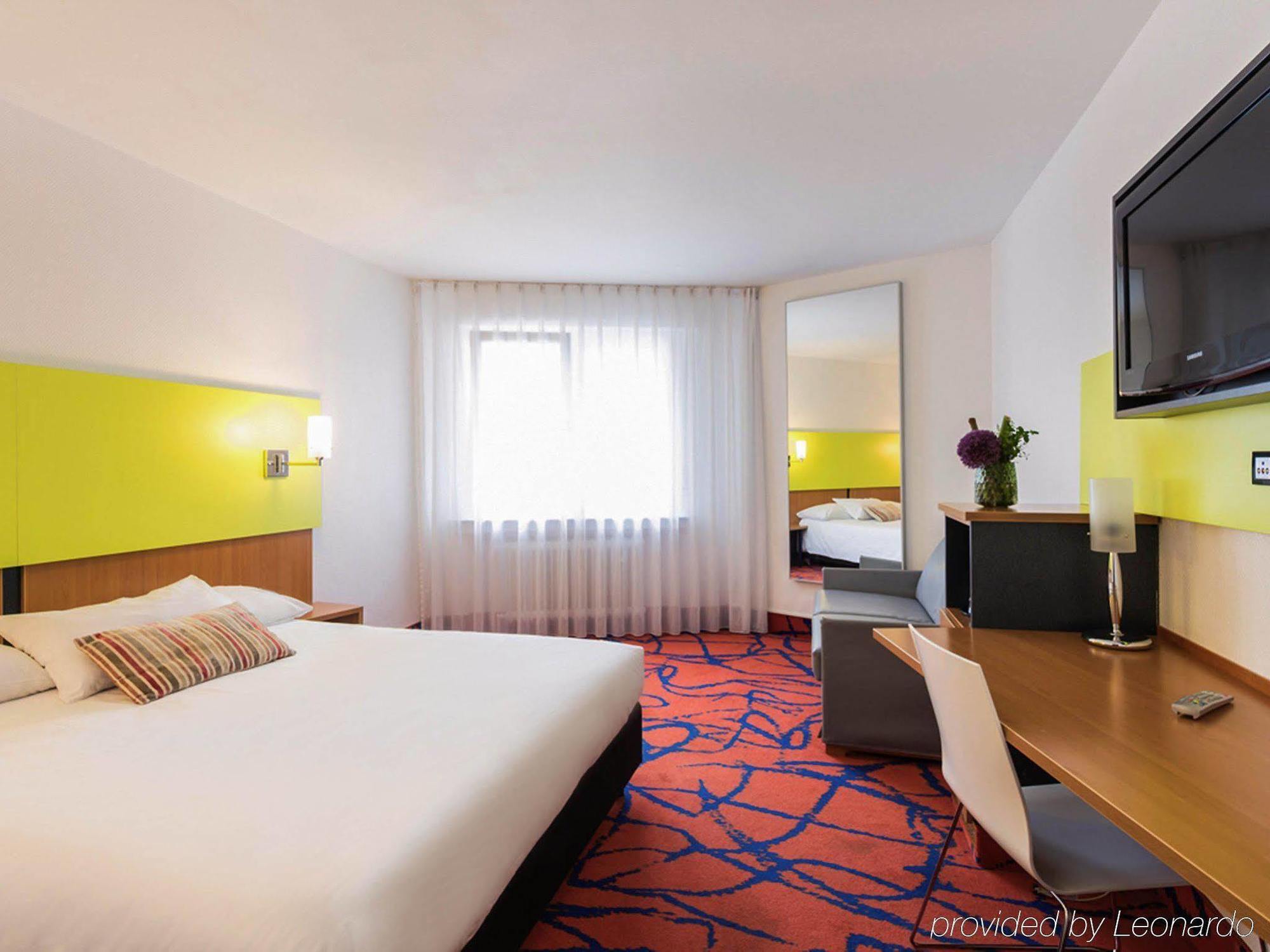 Отель Ibis Styles Frankfurt City Франкфурт-на-Майне Экстерьер фото